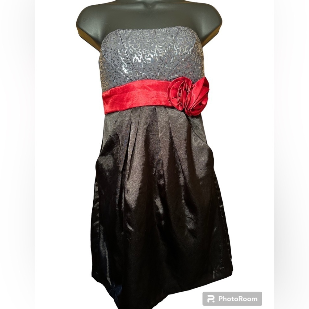 NWT Speechless size 5 formal strapless mini dress